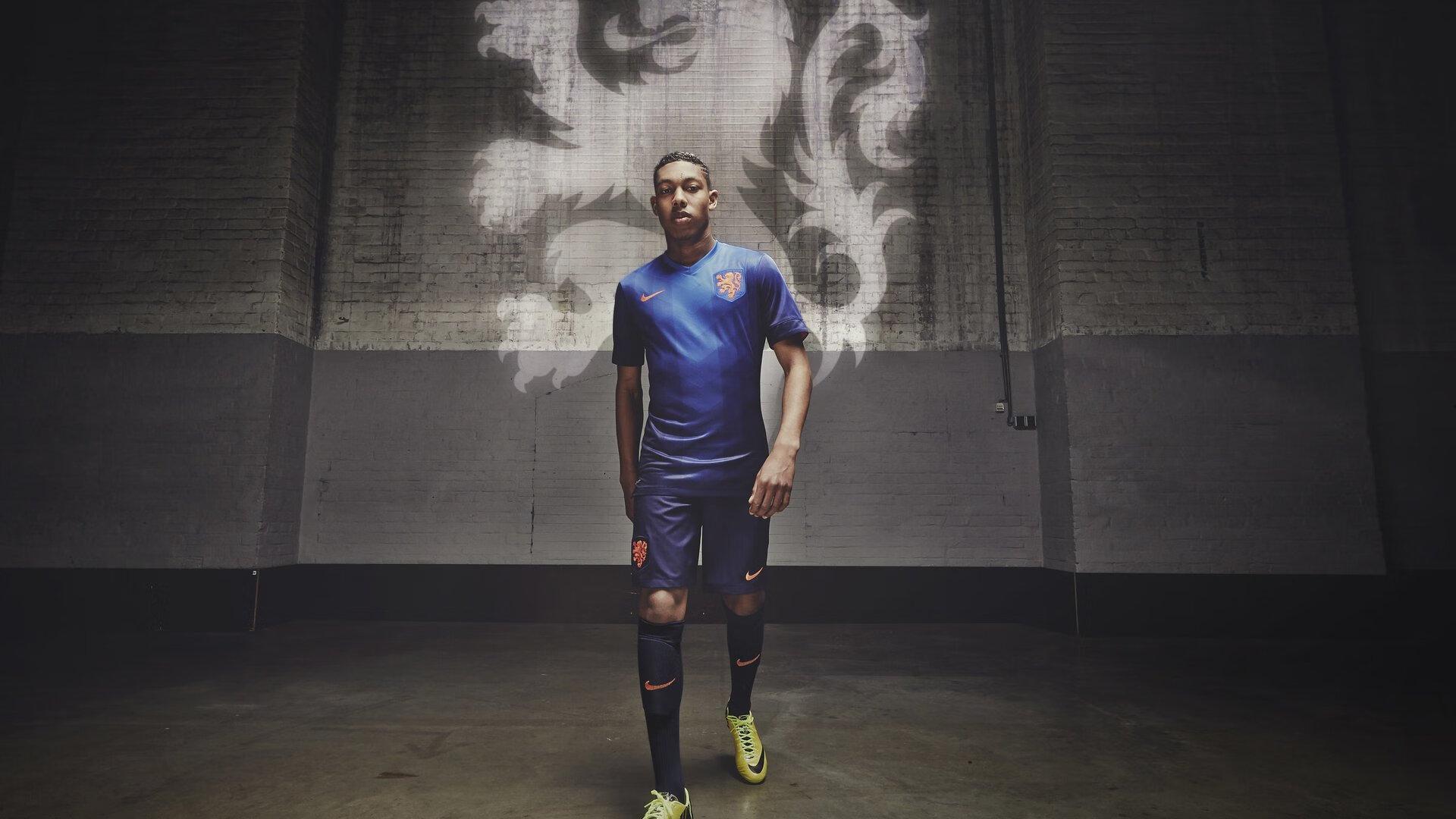 勇士战略布局引热议,拆散火箭成焦点,查拉涅曝KD交易悬念